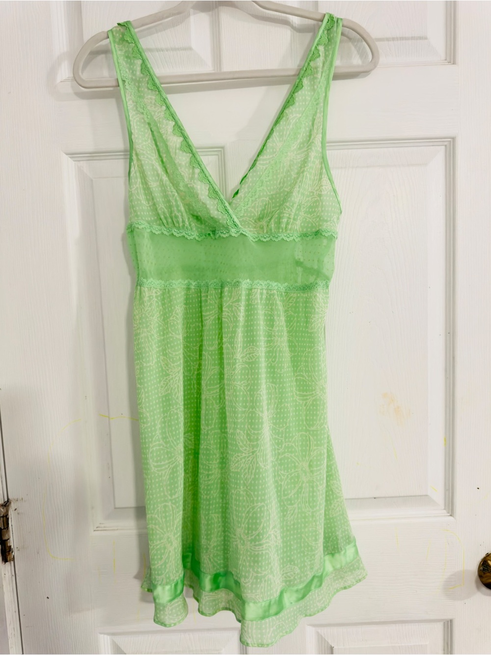 Victoria’s Secret Light Green Lace-Trim Sleep Chemise - Small